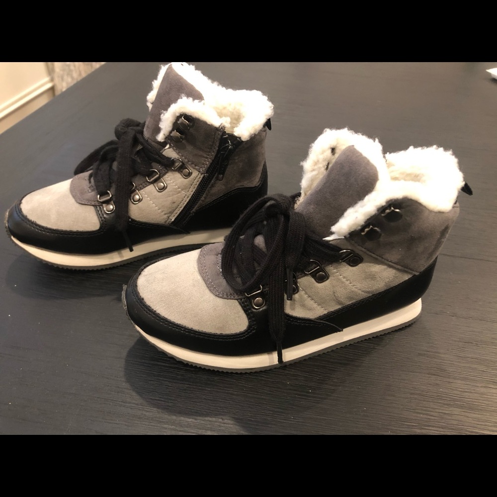Like New Gap Fur Lined High Top Boots Sz. 1